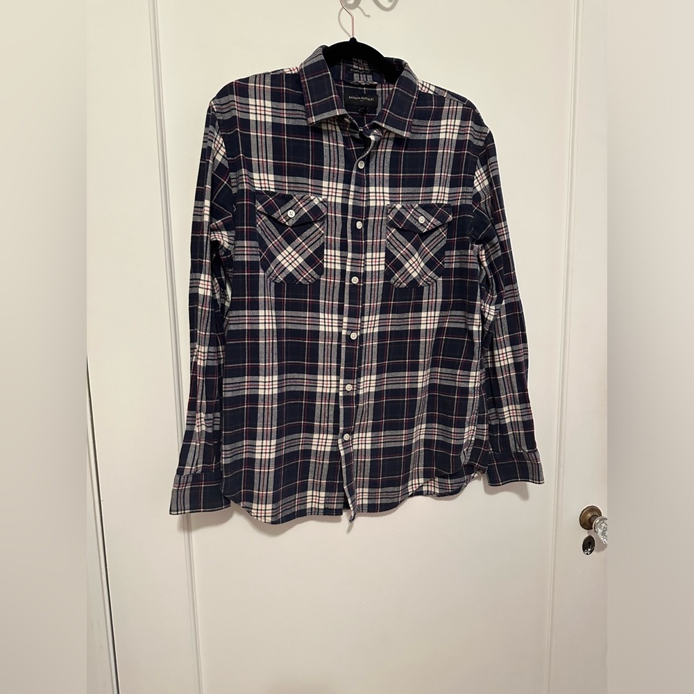 Banana Republic - Navy plaid flannel button down - Size M